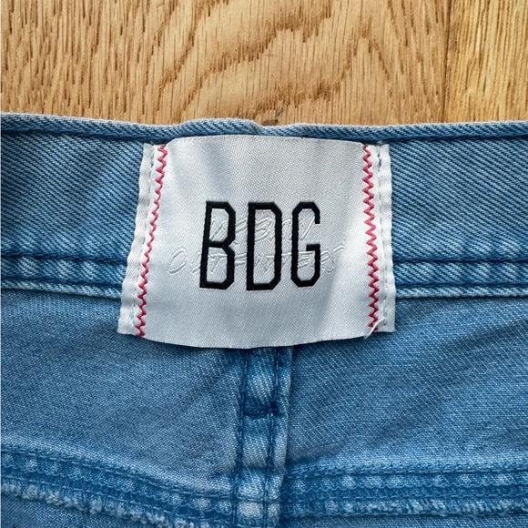 BDG URBAN OUTFITTERS LIGHT BLUE CURVED FIT JEANS - 28 - Picture 15 of 16